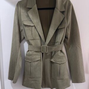Solitaire Faux Suede Safari Jacket Olive Green Belted
Utility Pockets Size Small